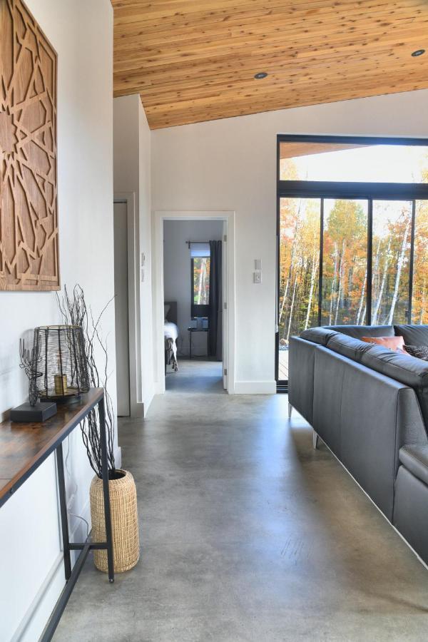 Kallm-Mont-Tremblant Chalet With Hot Tub, Pond & Beach On Private 7Acre Estate Lac-Supérieur Extérieur photo