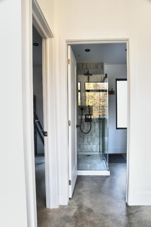 Kallm-Mont-Tremblant Chalet With Hot Tub, Pond & Beach On Private 7Acre Estate Lac-Supérieur Extérieur photo