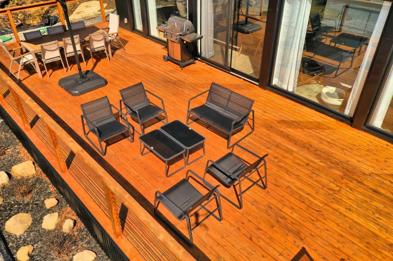 Kallm-Mont-Tremblant Chalet With Hot Tub, Pond & Beach On Private 7Acre Estate Lac-Supérieur Extérieur photo
