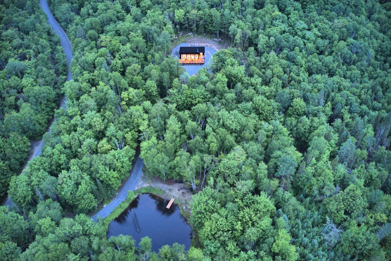 Kallm-Mont-Tremblant Chalet With Hot Tub, Pond & Beach On Private 7Acre Estate Lac-Supérieur Extérieur photo