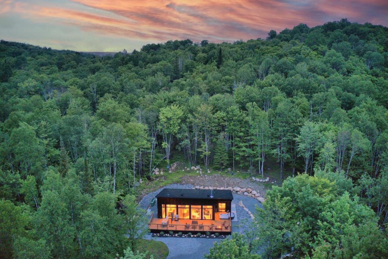 Kallm-Mont-Tremblant Chalet With Hot Tub, Pond & Beach On Private 7Acre Estate Lac-Supérieur Extérieur photo